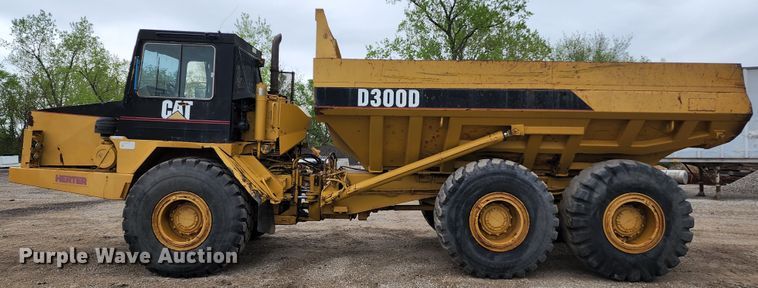 image for item KF9146 1993 Caterpillar D300D  haul truck