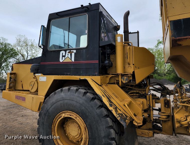 image for item KF9146 1993 Caterpillar D300D  haul truck