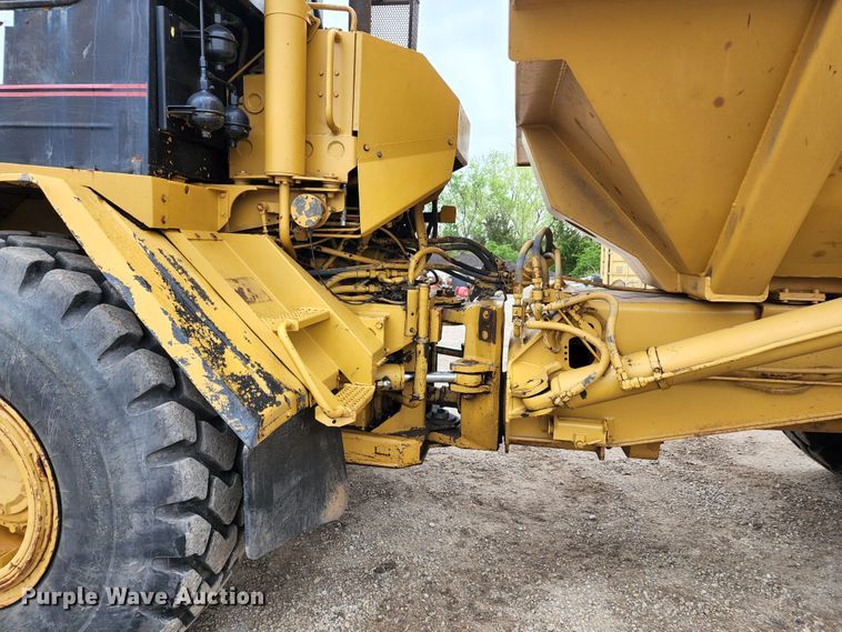 image for item KF9146 1993 Caterpillar D300D  haul truck