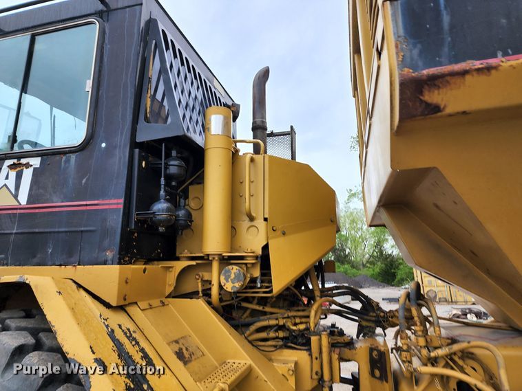 image for item KF9146 1993 Caterpillar D300D  haul truck