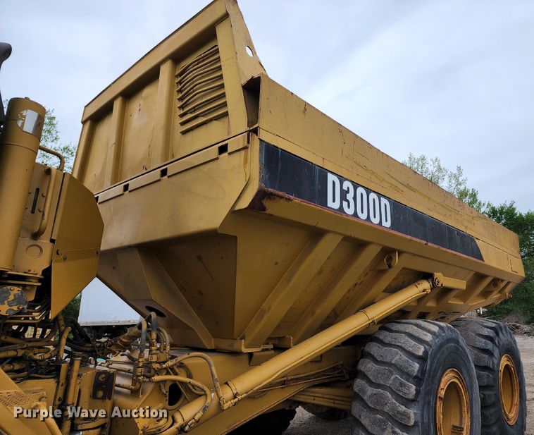 image for item KF9146 1993 Caterpillar D300D  haul truck