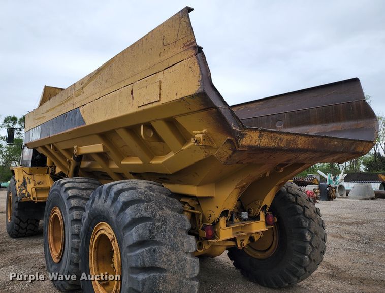 image for item KF9146 1993 Caterpillar D300D  haul truck