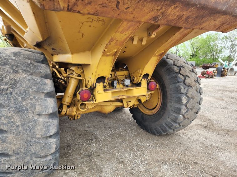 image for item KF9146 1993 Caterpillar D300D  haul truck