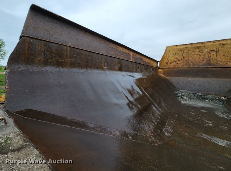 image for item KF9146 1993 Caterpillar D300D  haul truck