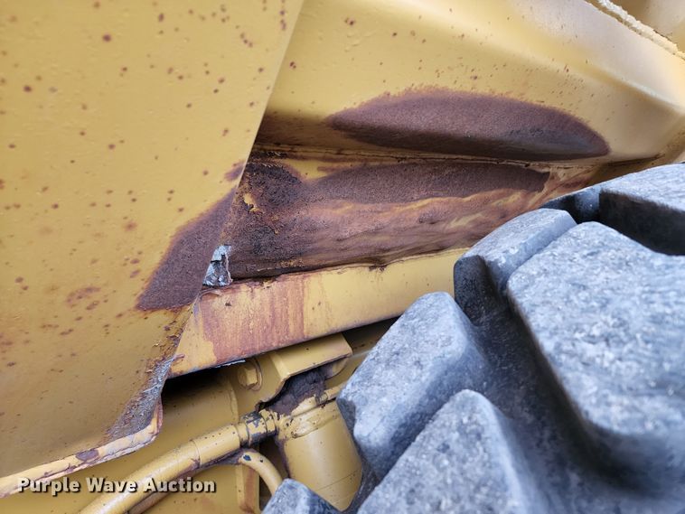 image for item KF9146 1993 Caterpillar D300D  haul truck