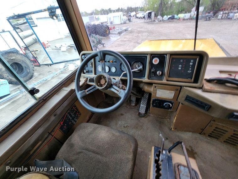 image for item KF9146 1993 Caterpillar D300D  haul truck