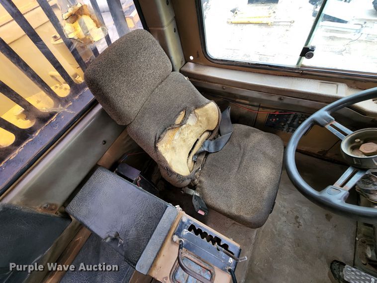 image for item KF9146 1993 Caterpillar D300D  haul truck