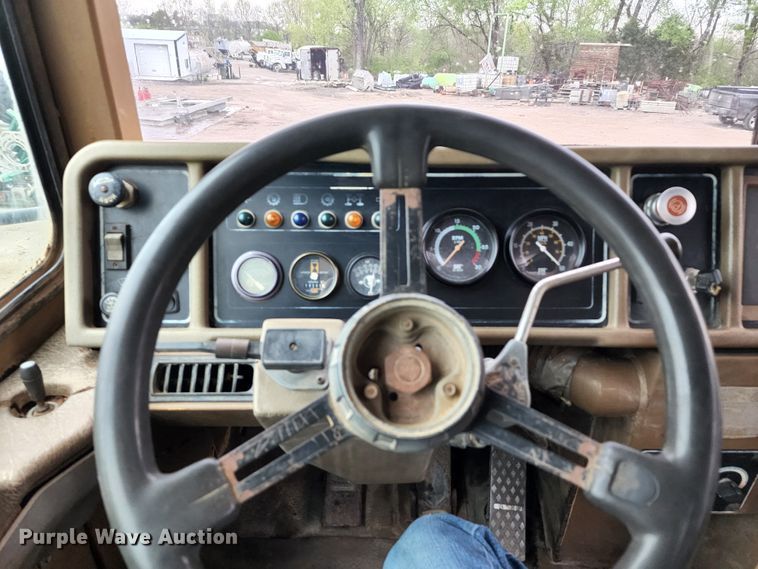 image for item KF9146 1993 Caterpillar D300D  haul truck