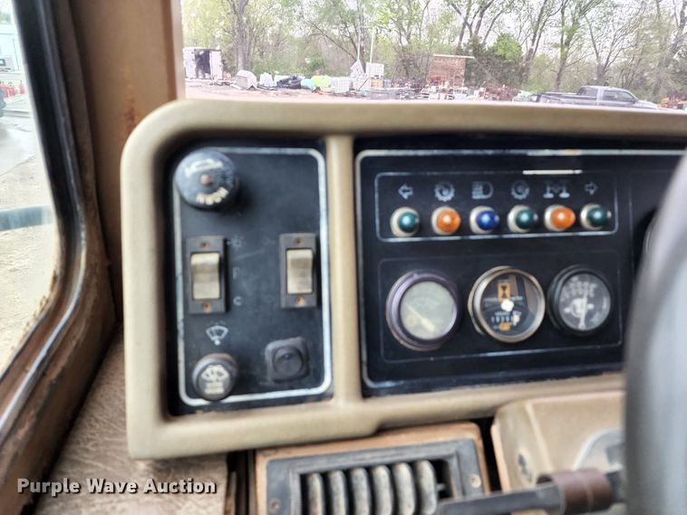 image for item KF9146 1993 Caterpillar D300D  haul truck