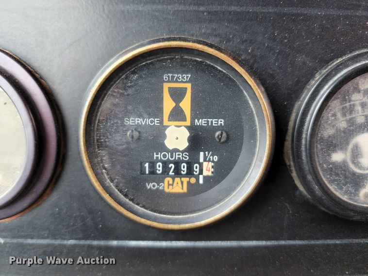 image for item KF9146 1993 Caterpillar D300D  haul truck