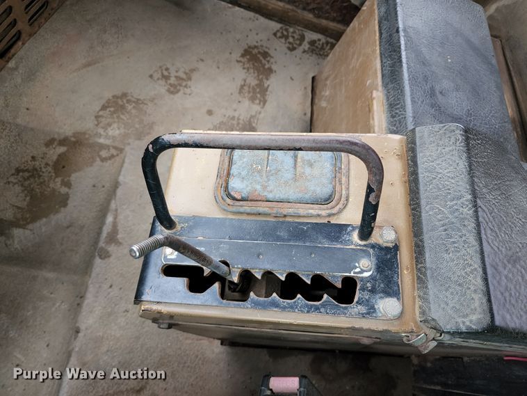 image for item KF9146 1993 Caterpillar D300D  haul truck