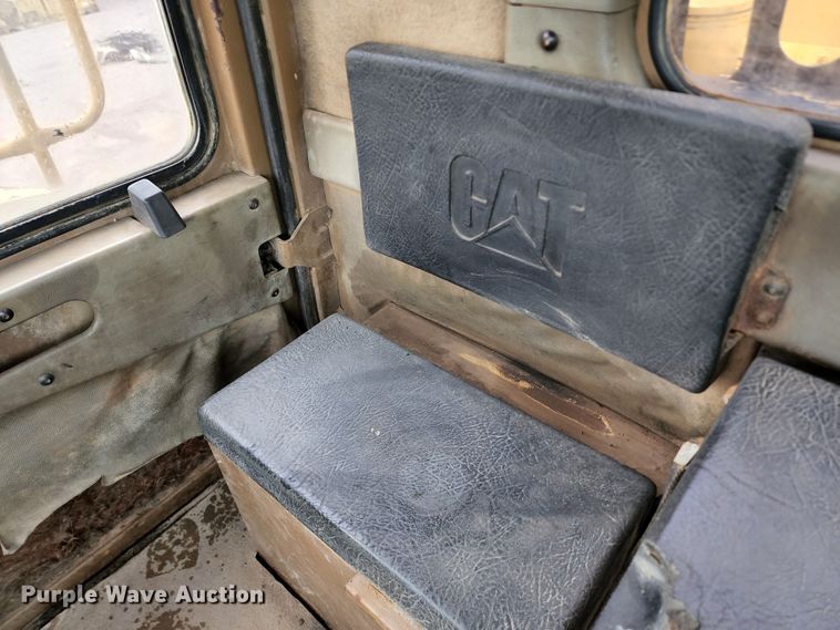 image for item KF9146 1993 Caterpillar D300D  haul truck