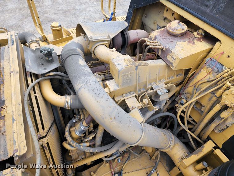 image for item KF9146 1993 Caterpillar D300D  haul truck