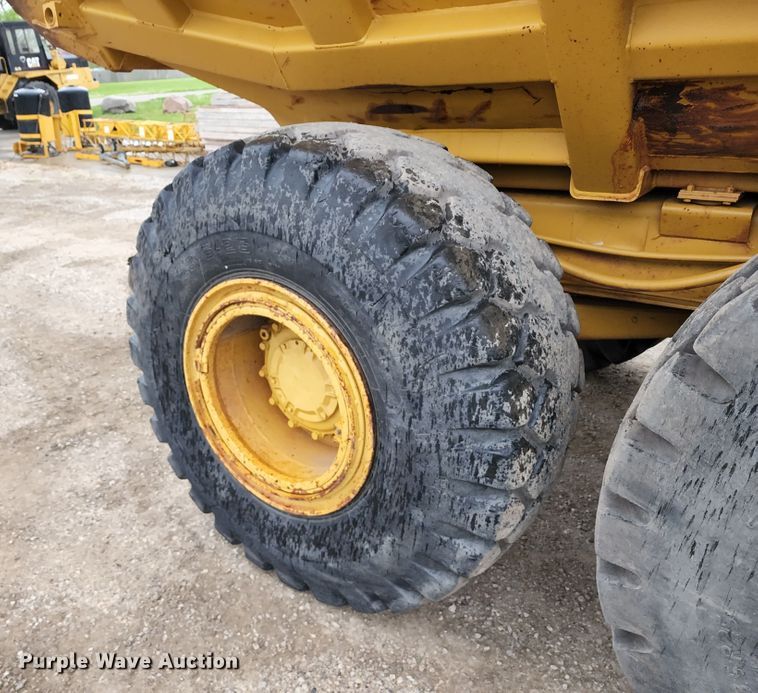 image for item KF9146 1993 Caterpillar D300D  haul truck