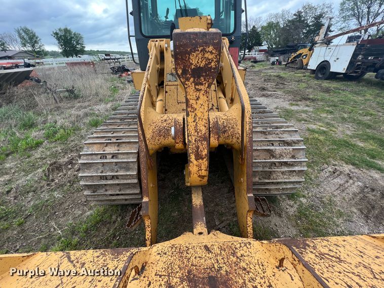 image for item KG9736 2004 John Deere 655C  track loader