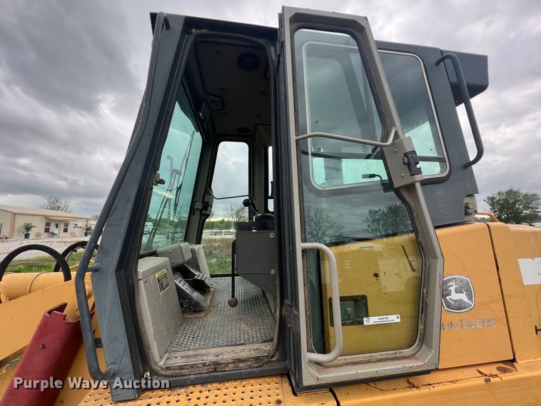 image for item KG9736 2004 John Deere 655C  track loader