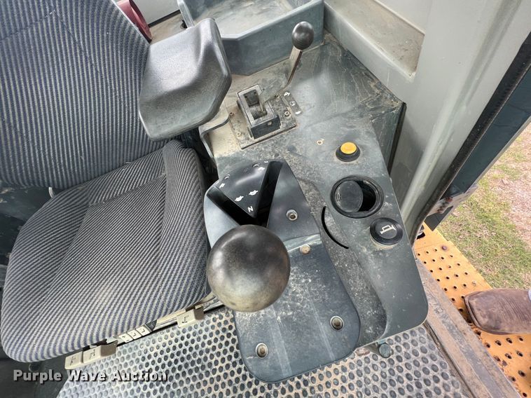 image for item KG9736 2004 John Deere 655C  track loader