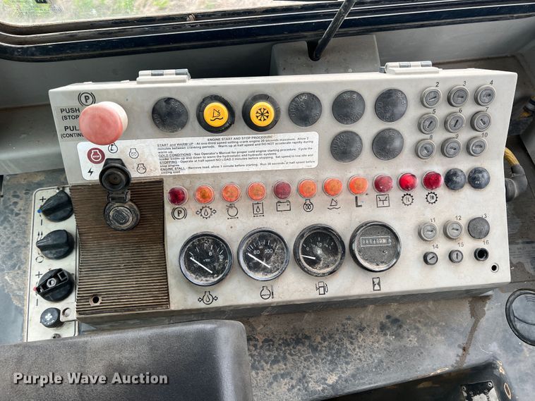 image for item KG9736 2004 John Deere 655C  track loader