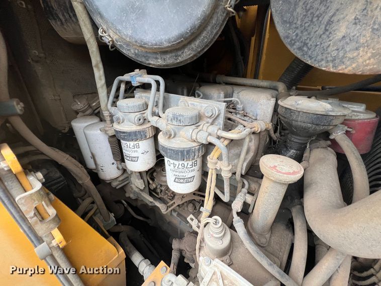 image for item KG9736 2004 John Deere 655C  track loader