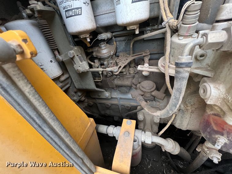 image for item KG9736 2004 John Deere 655C  track loader