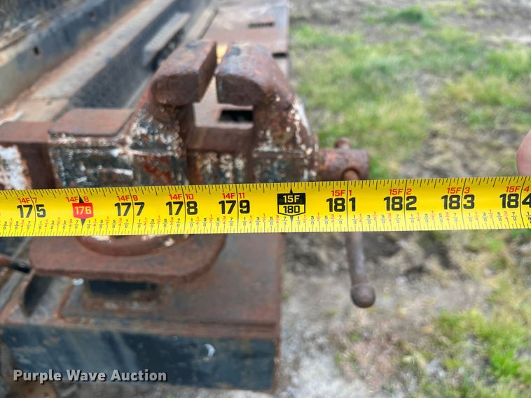 image for item KG9737 1983 International 1955  utility / service truck