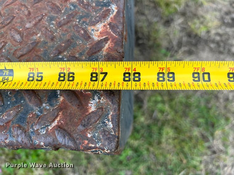 image for item KG9737 1983 International 1955  utility / service truck