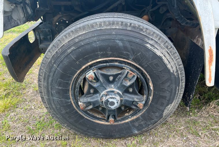 image for item KG9737 1983 International 1955  utility / service truck