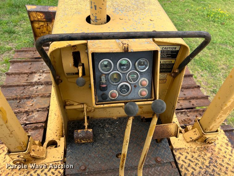 image for item KG9738 1986 Dresser TD8E  dozer