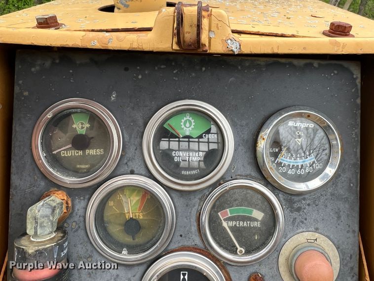 image for item KG9738 1986 Dresser TD8E  dozer