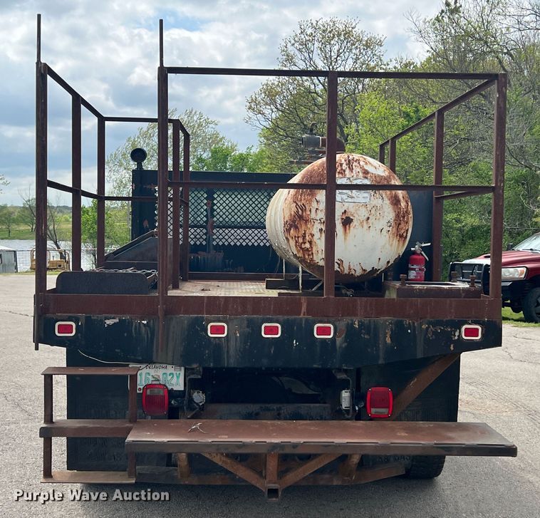 image for item KG9741 1998 Ford F800  flatbed truck