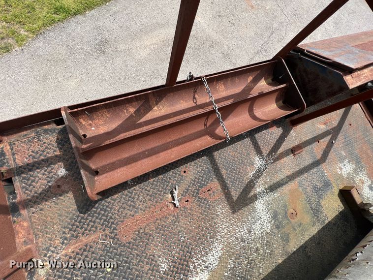 image for item KG9741 1998 Ford F800  flatbed truck