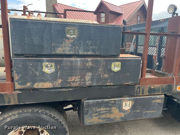 image for item KG9741 1998 Ford F800  flatbed truck