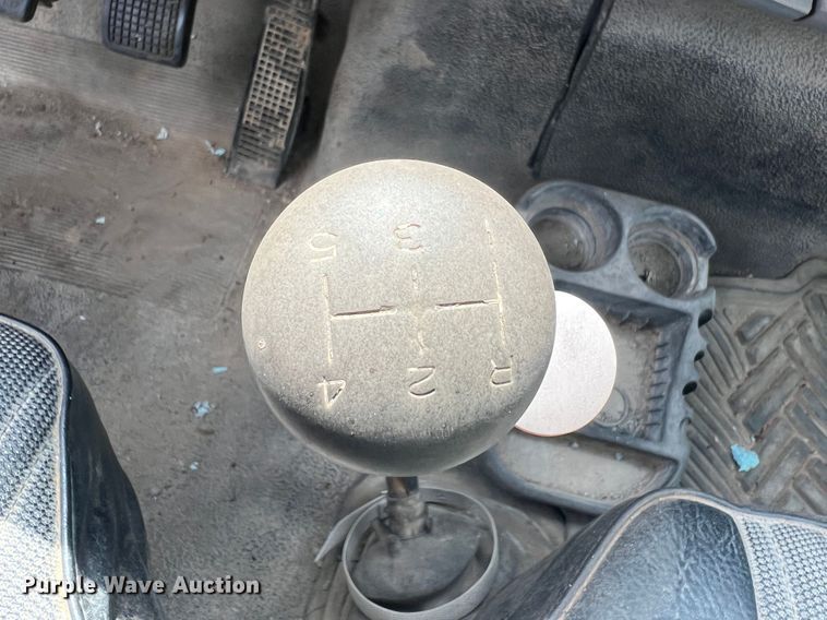 image for item KG9741 1998 Ford F800  flatbed truck