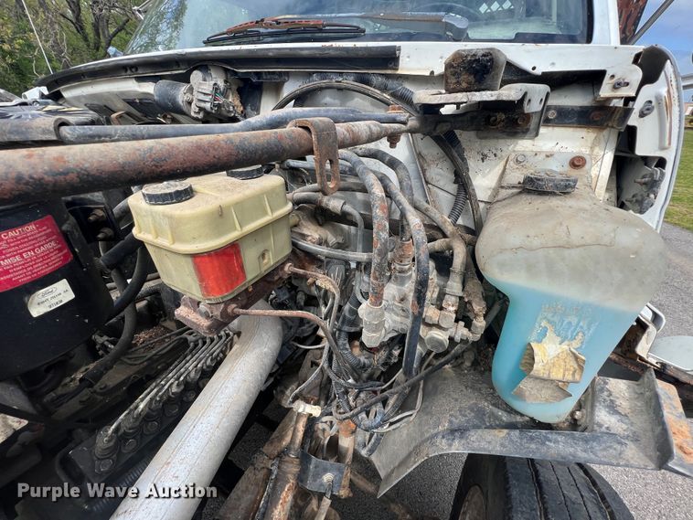 image for item KG9741 1998 Ford F800  flatbed truck