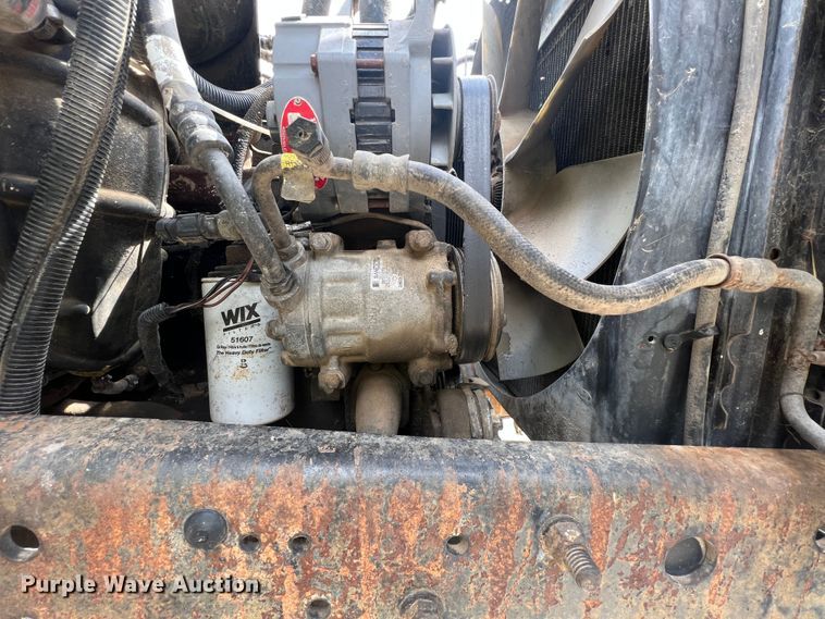 image for item KG9741 1998 Ford F800  flatbed truck