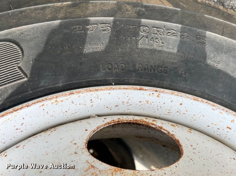 image for item KG9741 1998 Ford F800  flatbed truck