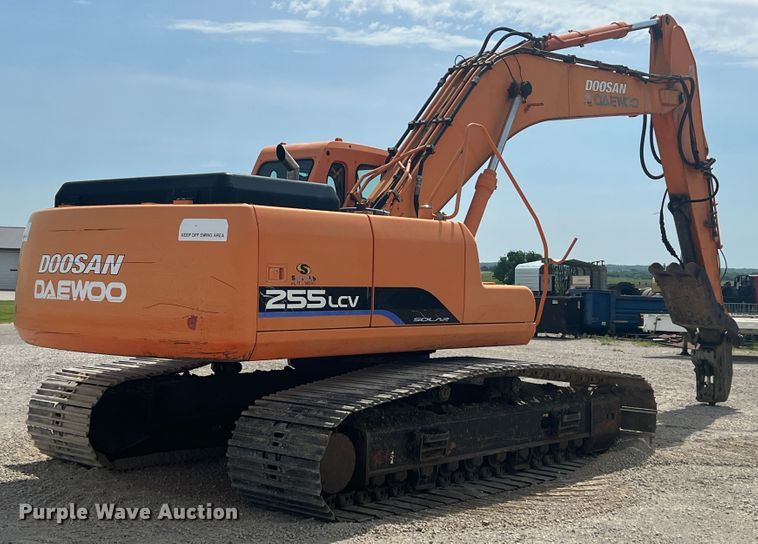 image for item KN9517 2005 Daewoo SOLAR 255LCV  excavator