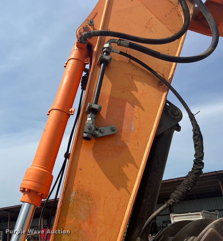 image for item KN9517 2005 Daewoo SOLAR 255LCV  excavator