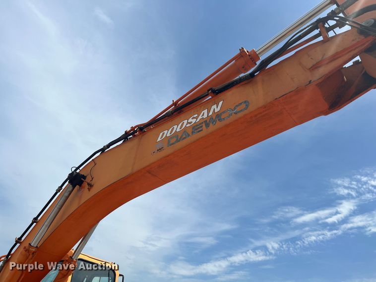 image for item KN9517 2005 Daewoo SOLAR 255LCV  excavator