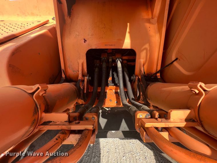 image for item KN9517 2005 Daewoo SOLAR 255LCV  excavator