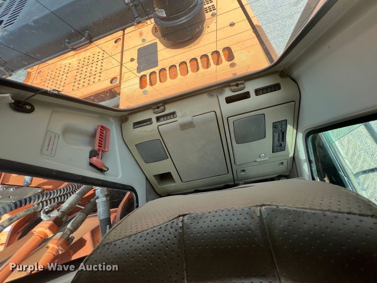 image for item KN9517 2005 Daewoo SOLAR 255LCV  excavator