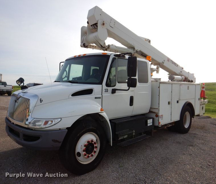 image for item KN9870 2008 International 4300  bucket truck