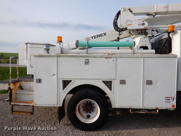 image for item KN9870 2008 International 4300  bucket truck