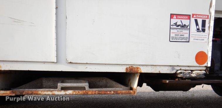 image for item KN9870 2008 International 4300  bucket truck