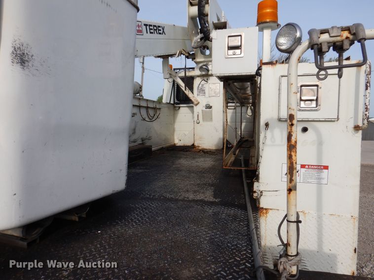 image for item KN9870 2008 International 4300  bucket truck