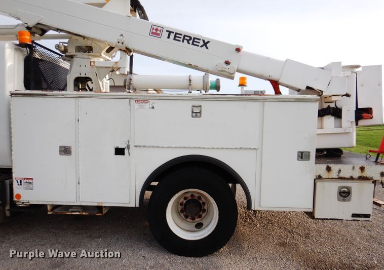 image for item KN9870 2008 International 4300  bucket truck