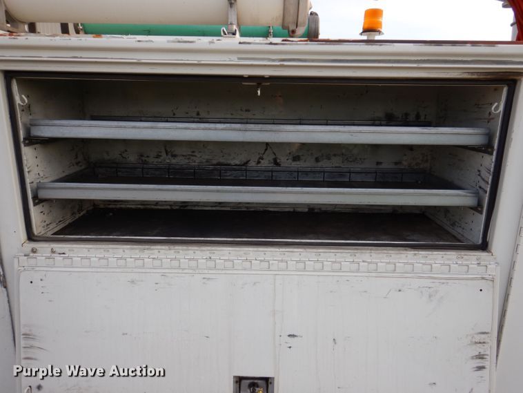 image for item KN9870 2008 International 4300  bucket truck