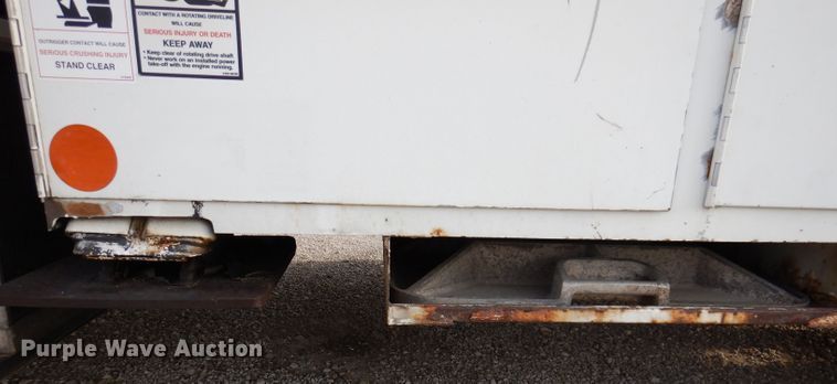 image for item KN9870 2008 International 4300  bucket truck