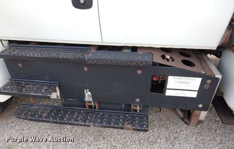 image for item KN9870 2008 International 4300  bucket truck