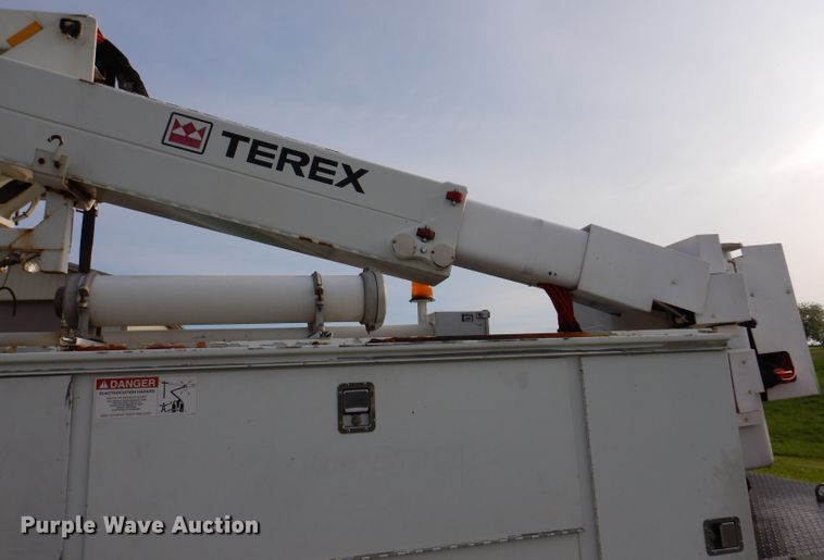 image for item KN9870 2008 International 4300  bucket truck